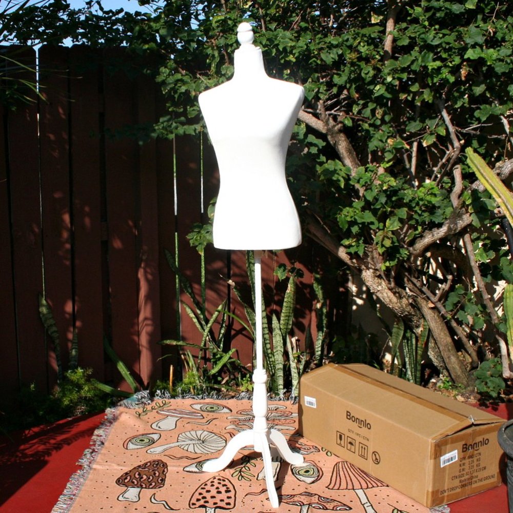Female Dress Form White Mannequin Body Torso With Wooden Tripod Stand Size 6 New